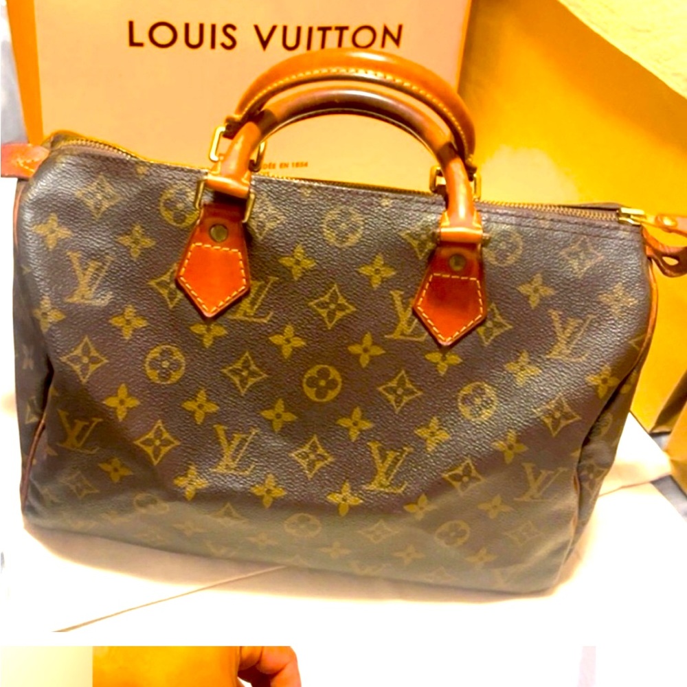 Louis Vuitton Speedy 30 in monogram canvas E.U.C